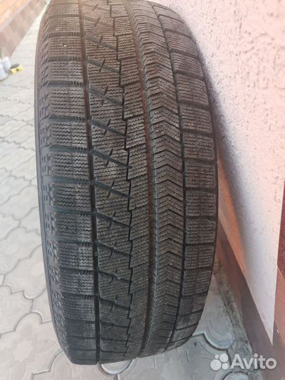 Bridgestone Blizzak VRX 225/60 R17 100M