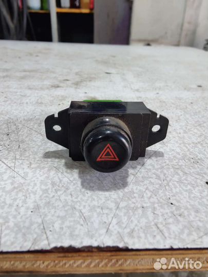 Кнопка аварийки mitsubishi lancer 7