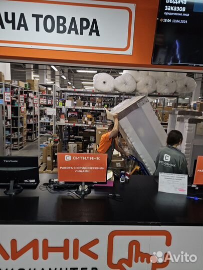 Новый 2х метровый холодильник индезит