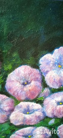 Картина маслом Петуньи в вечернем саду