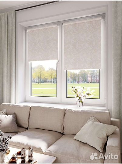 Рулонная штора в упаковке