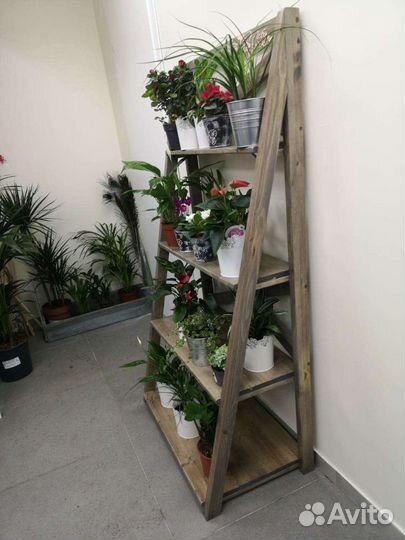 Деревянный стеллаж / этажерка