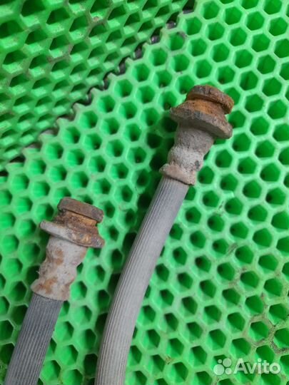 Тормозные шланги передние Nissan Laurel C34