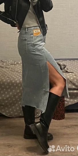 Юбка джинсовая с разрезом 42
