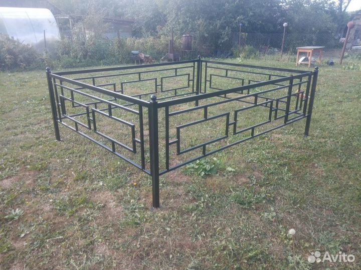 Ограды на кладбище