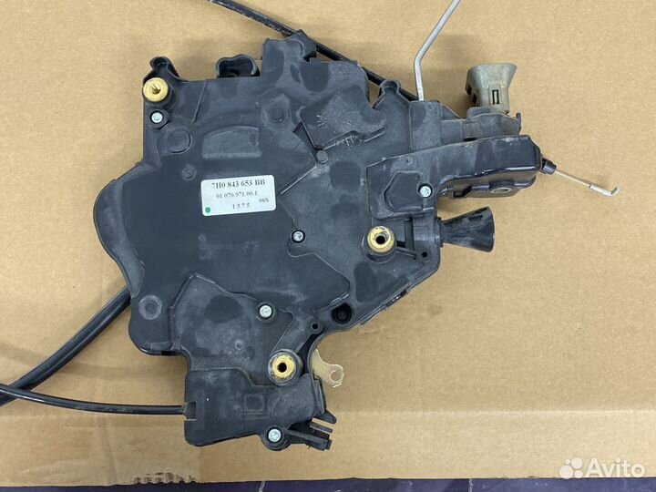 Замок сдвижной двери Vw Transporter T5 левый