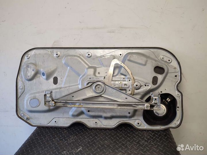 Стеклоподъемник перед/право на Ford Focus II