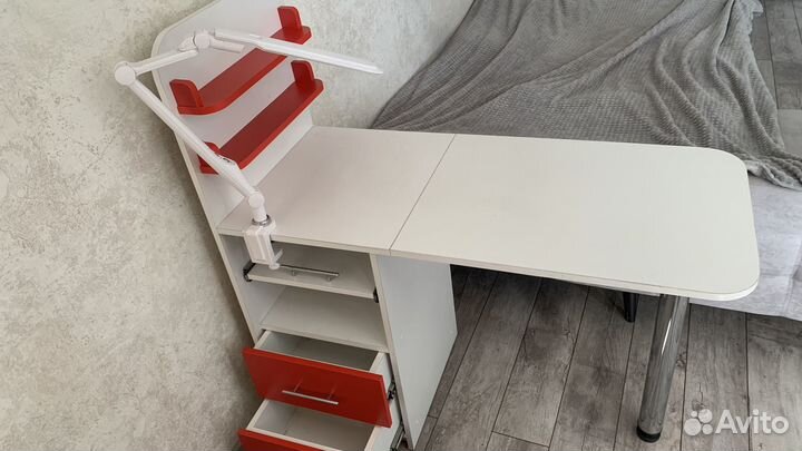 Маникюрный стол складной бу