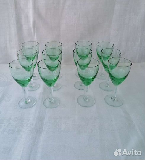 Бокалы, рюмки, стопки из цветного стекла