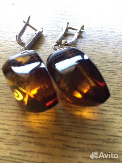 Серебряные серьги с янтарем