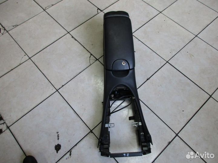 Подлокотник w209 CLK-class