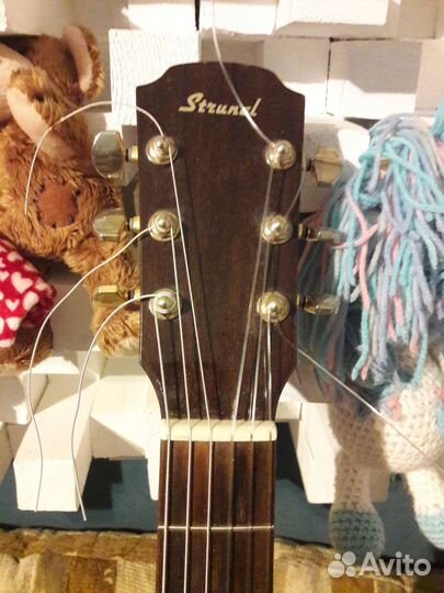 Акустическая гитара