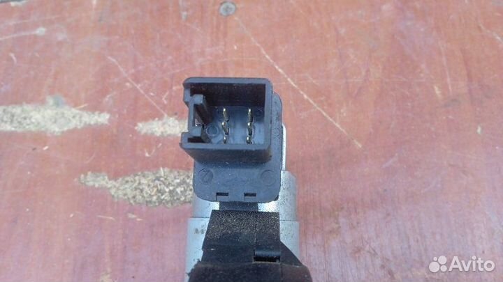 Моторчик стеклоподъемника передний левый Mazda 3