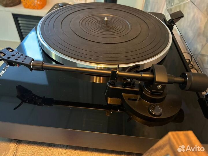 Виниловый проигрыватель elac Miracord 50