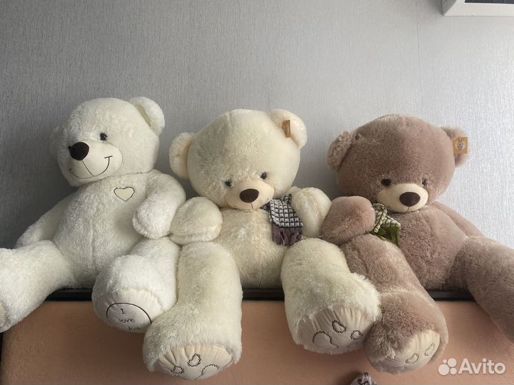 Большой плюшевый мишка
