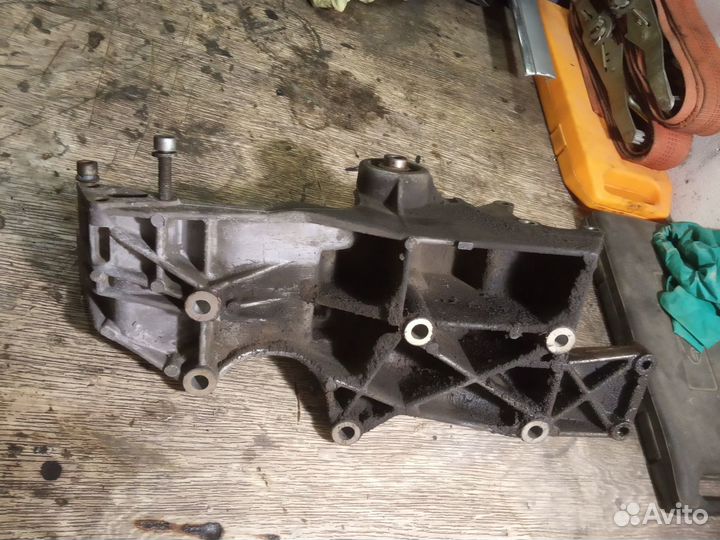 Кронштейн генератора Volkswagen Passat B5+ 1.8T