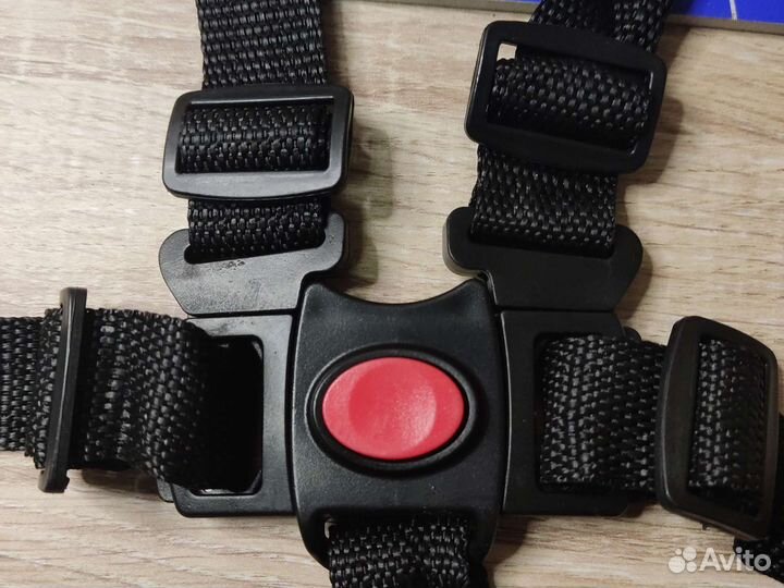 Удерживающие ремни с кнопкой на коляску