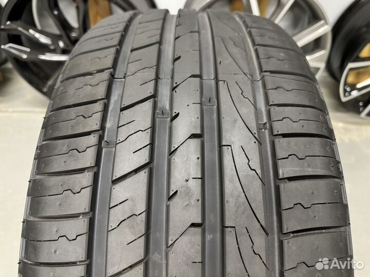 Zeta Impero 285/45 R22 114V