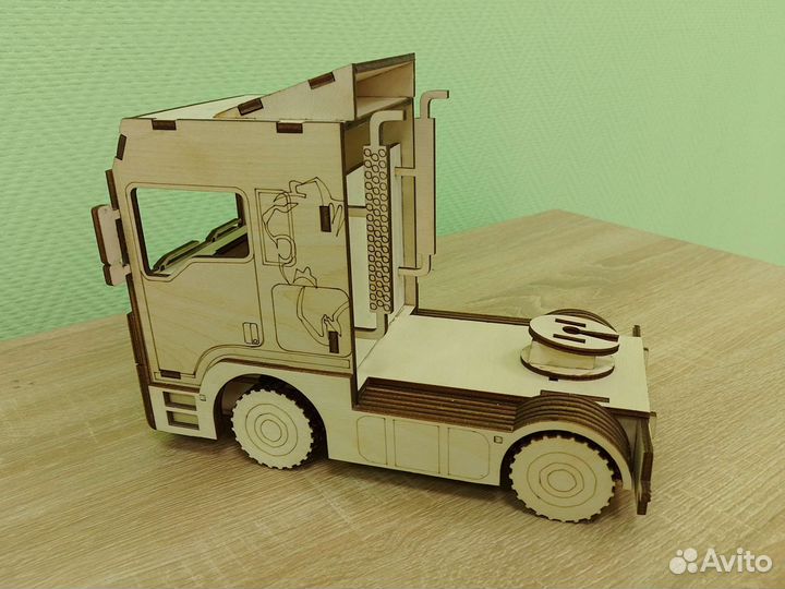 Грузовик Sitrak,Scania, Man