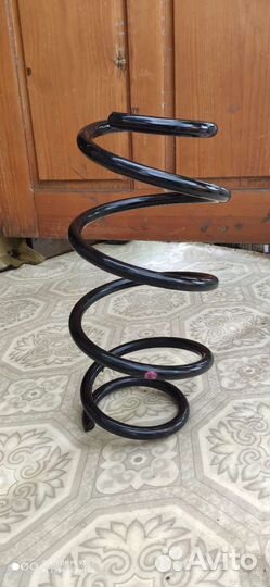 Пружина передняя