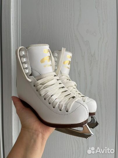 Коньки фигурные