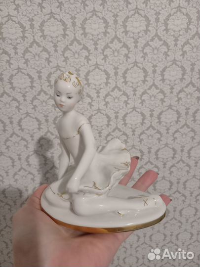 Фарфоровая статуэтка СССР Юная балерина лфз