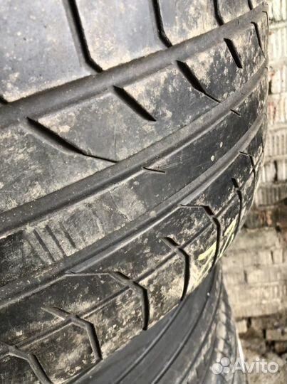 Dunlop SP QuattroMaxx 275/40 R22