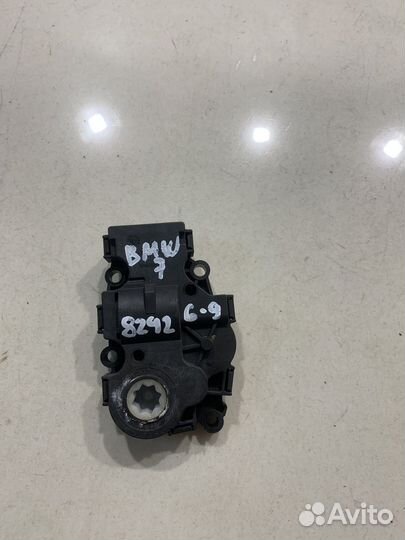 Моторчик привода заслонок отопителя