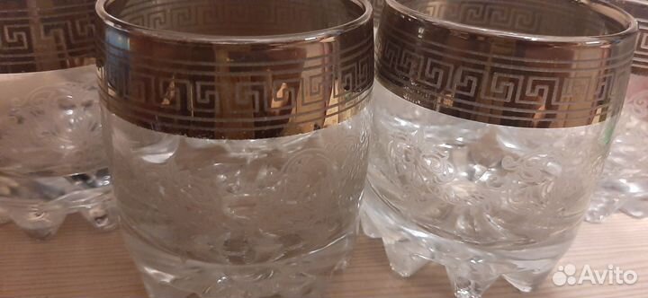 Стаканы 10 и рюмки 12