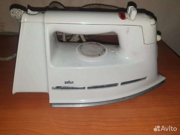 Утюг с парогенератором braun
