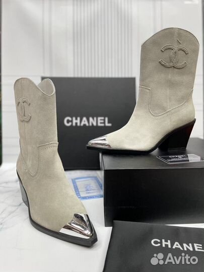 Казаки с металлическим носиком chanel