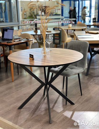 Раздвижной стол из ореха американского D100+25 см