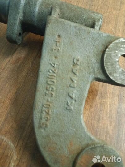 Кронштейн крепления энергоаккумулятора камаз