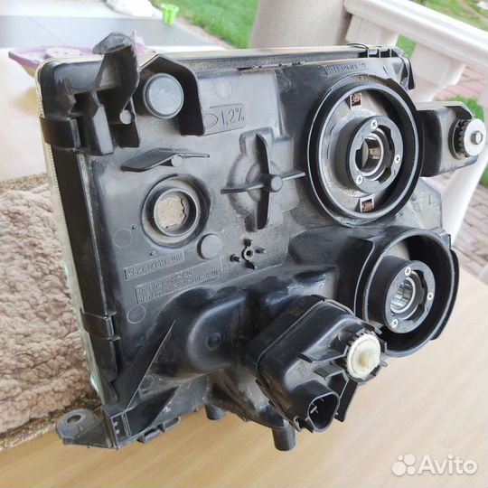 Фара (стекло) на крузак 100,105