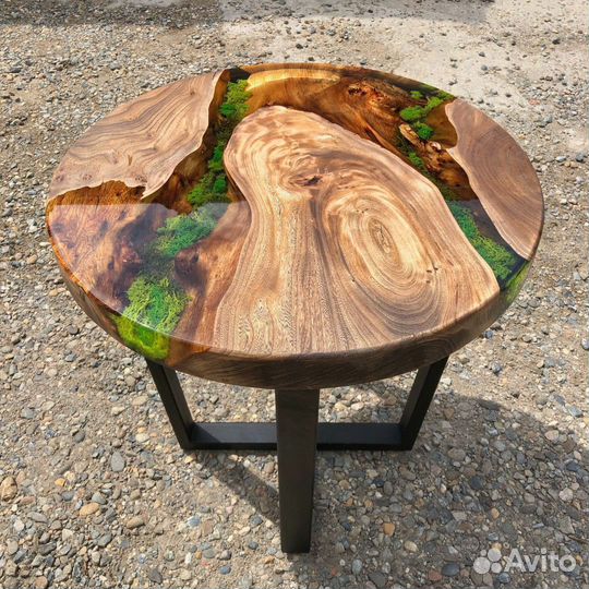 Журнальный стол из слэба с эпоксидной смолой