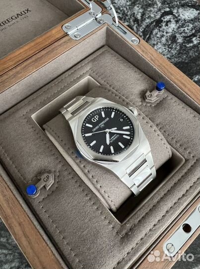 Часы girard perregaux laureato