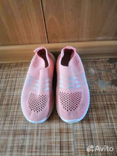 Кроссовки для девочки