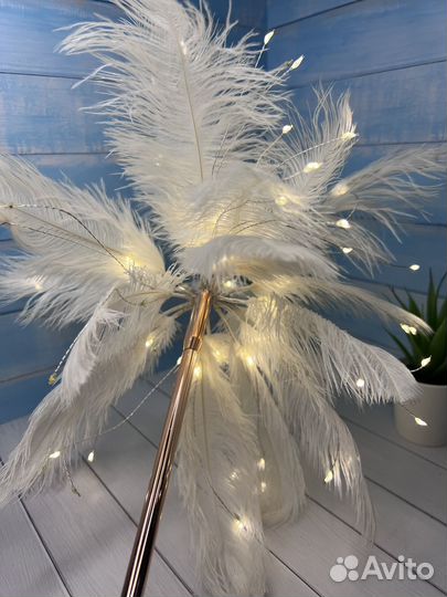 Лампа с перьями