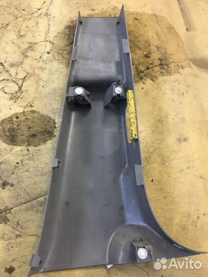 Обшивка средней стойки Renault Kangoo 2 (2221)