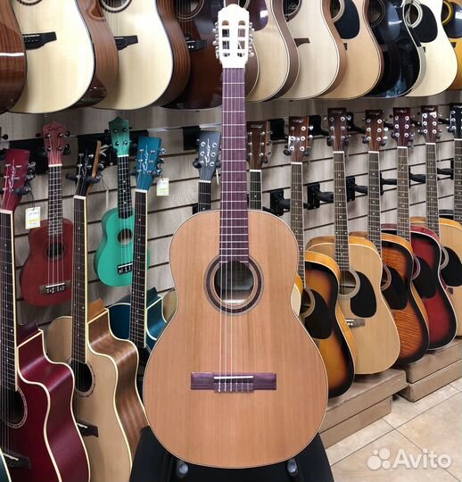 Классическая гитара Kremona S65C+ чехол