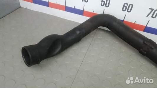 Патрубок интеркулера land rover discovery 4 (6GM13WK01)