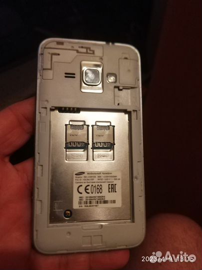 Смартфон Samsung galaxy J1