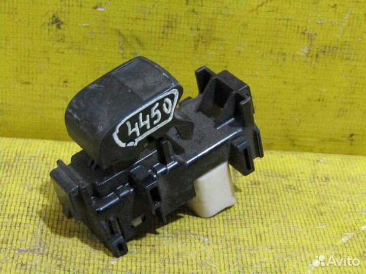 Кнопка стеклоподъёмника Toyota Corolla 150 06-12г