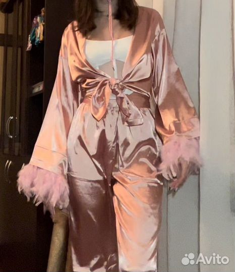 Розовый костюм на вечеринку