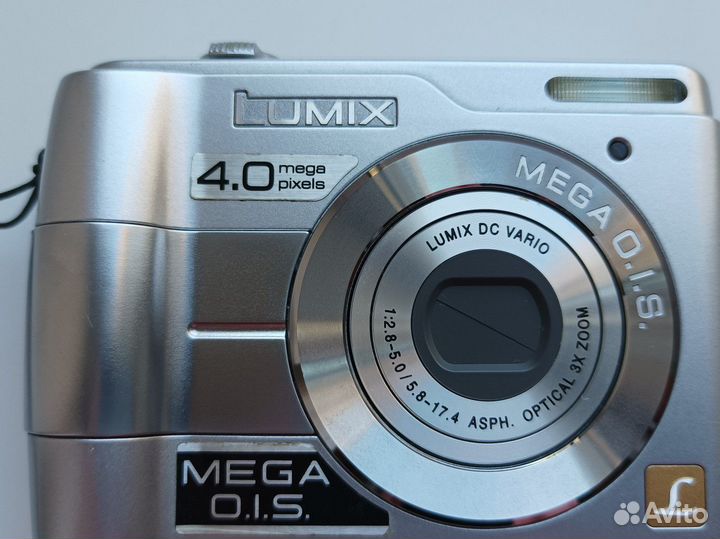 Компактный фотоаппарат