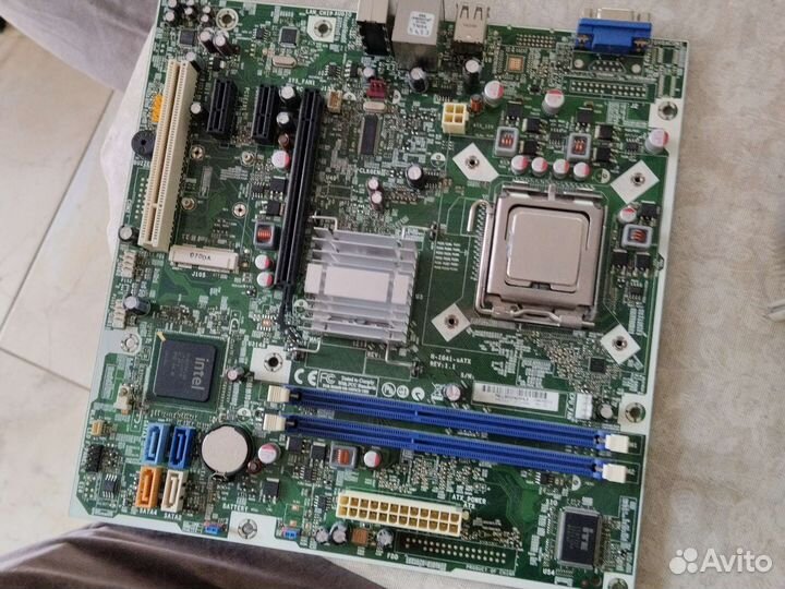 Материнская плата с процессором
