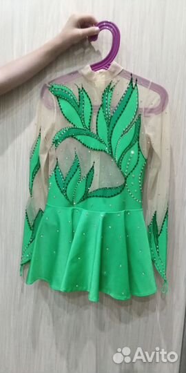 Платье для выступлений по фигурному катанию