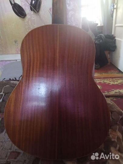 Акустическая гитара
