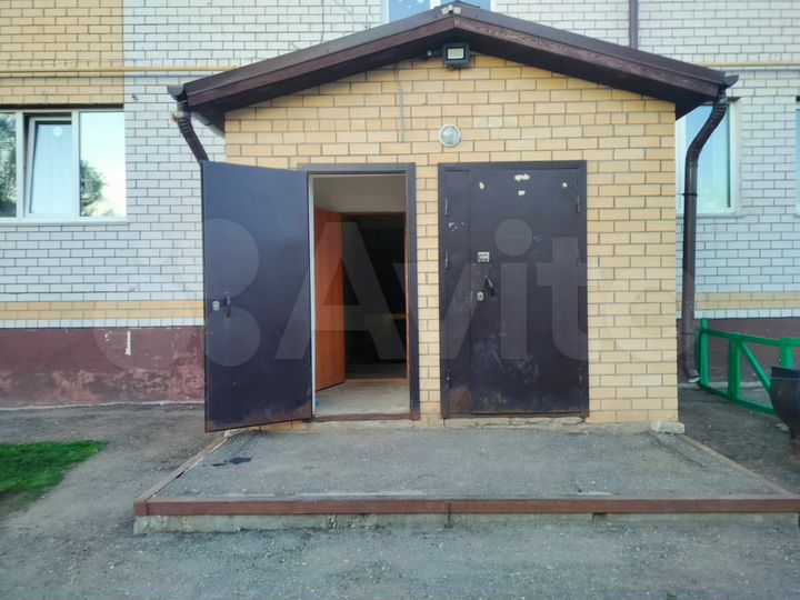 1-к. квартира, 42 м², 1/3 эт.