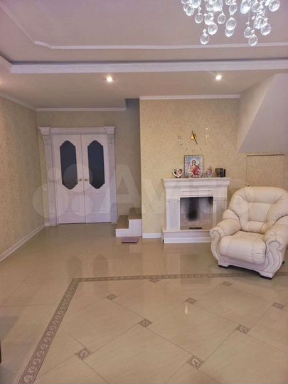 Коттедж 180 м² на участке 8 сот.